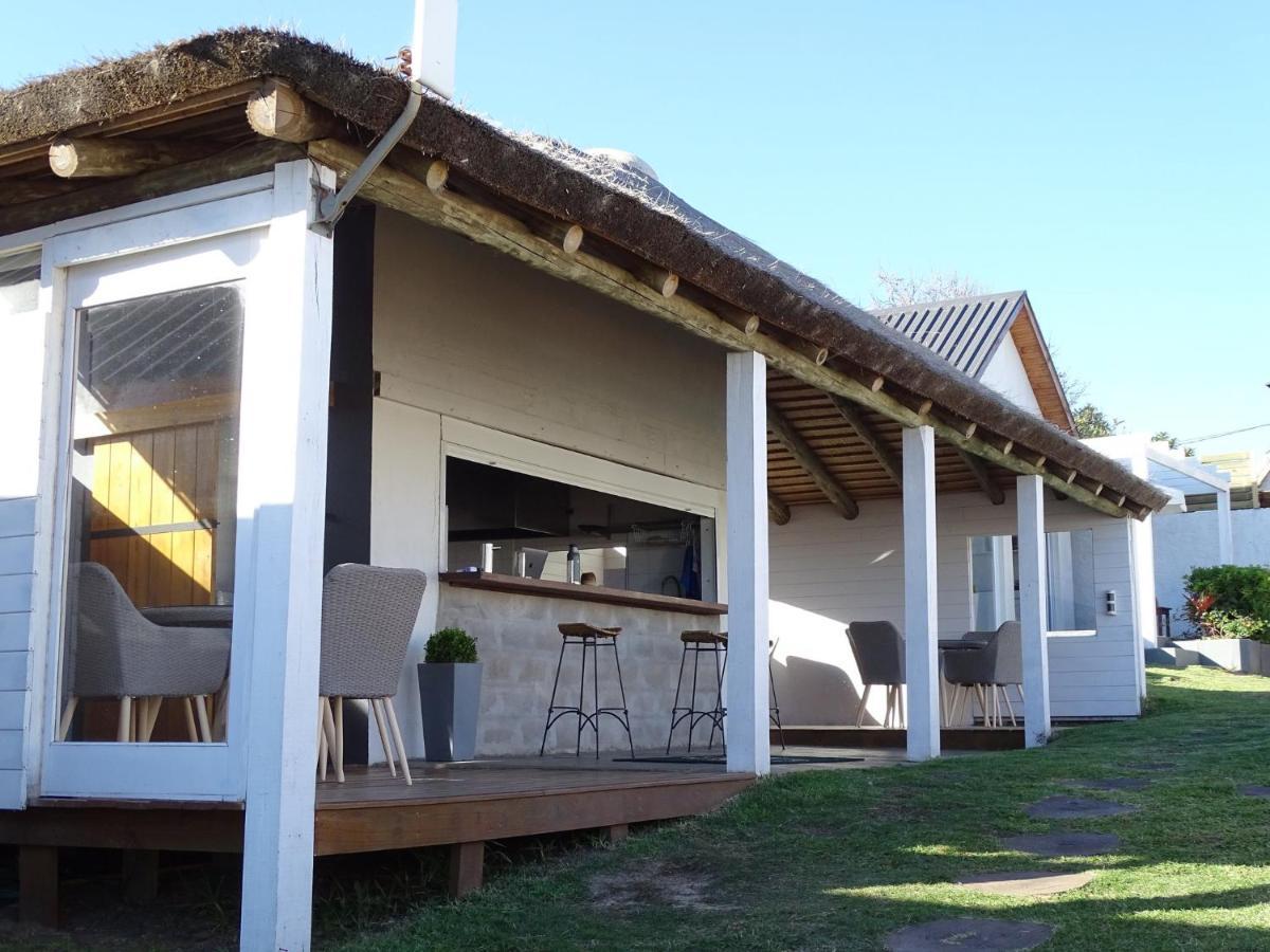 Kanaloah Lodge & Cabins Punta Del Diablo Esterno foto