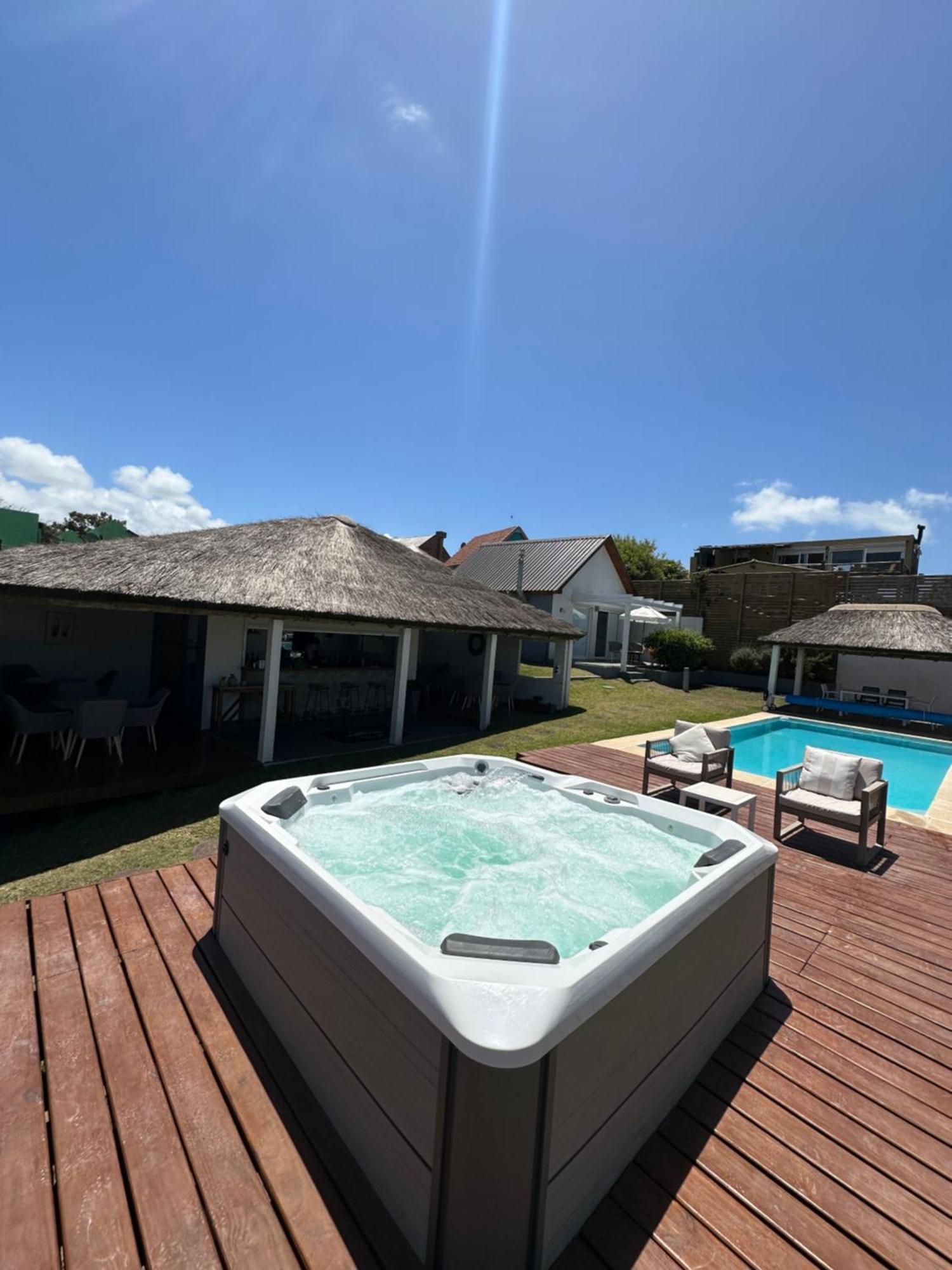 Kanaloah Lodge & Cabins Punta Del Diablo Esterno foto